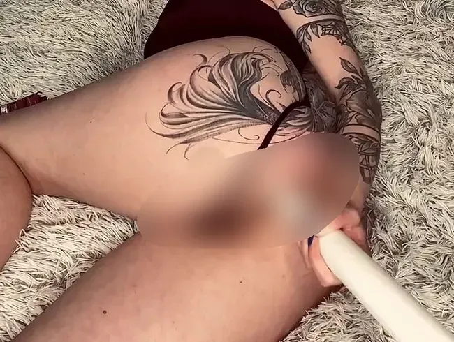 50cm weiße Stange tief in meinen Arsch, dann hart in meine Fotze – laut stöhnend zum Orgasmus!? - AmaraSecret Anal Video