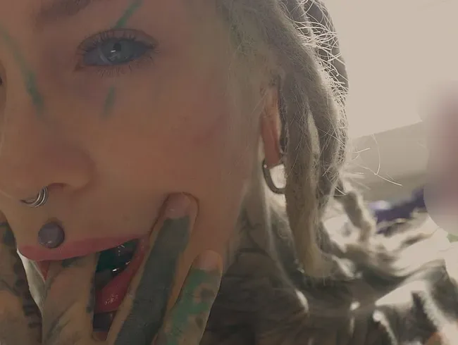 riesen Dildo in meinem Arschloch - solo ANAL von Tätowiertem Girl - ATM