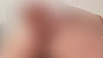 Finger im Arsch und Dildo im Mund