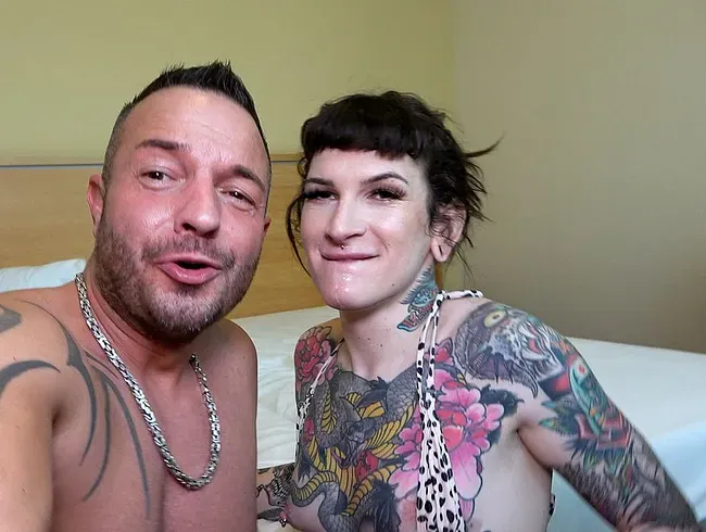 Bareback-Anal mit AO-Transe - ERSTER ARSCHFICK VOR DER KAMERA - FunFuckPaar