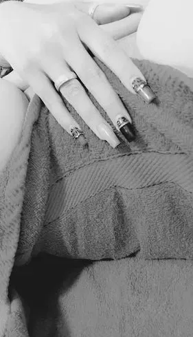 Anal selbst gefickt mal in schwarz weiß