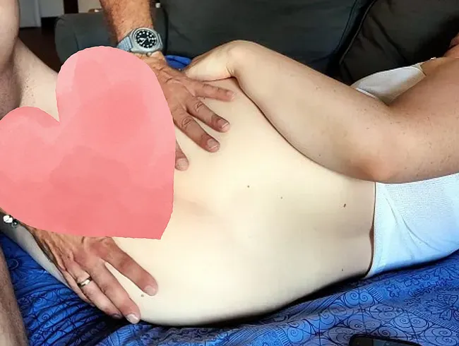 Zum ersten Mal hart in meinen engen Arsch gefickt und mit Sperma vollgepumpt.