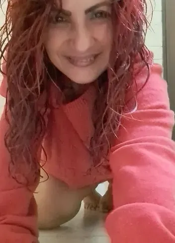 nach dem Duschen und mit der Zahnbürste