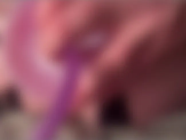 Der Weihnachtsdildo drückt noch mehr Eier in meinen Arsch