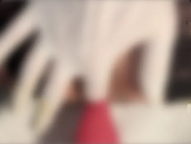 Ist doch geil…wieder mal der ganze Slip im Arsch verschwunden