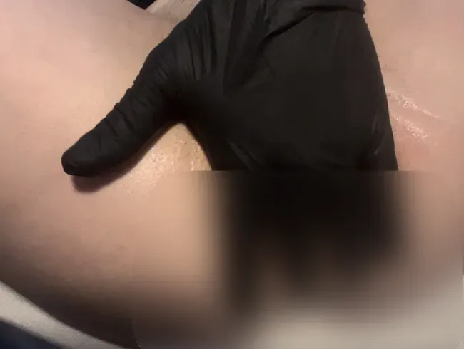 Mein Arschloch wieder mal bespielt mit Latexhandschuhen