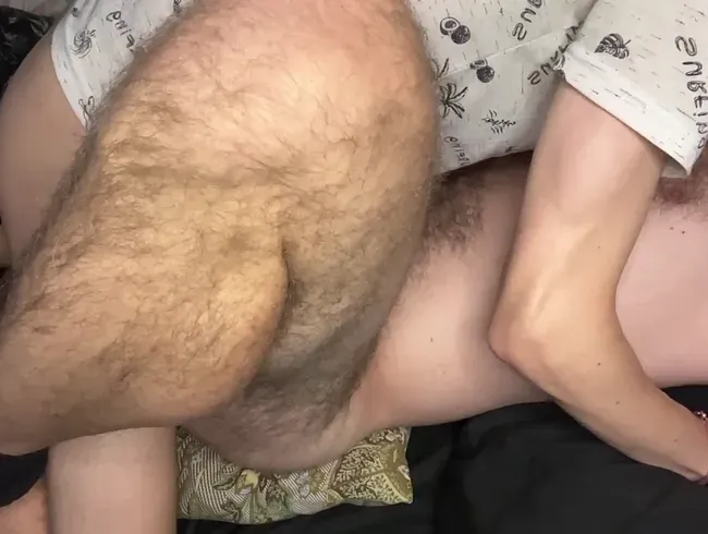 Heißer Analverkehr mit behaartem, reifem Arschloch