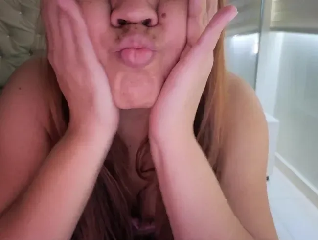 Ich liebe es, mich selbst zu berühren und mit meinen Öffnungen zu spielen, wenn ich an dich denke... - milfMia