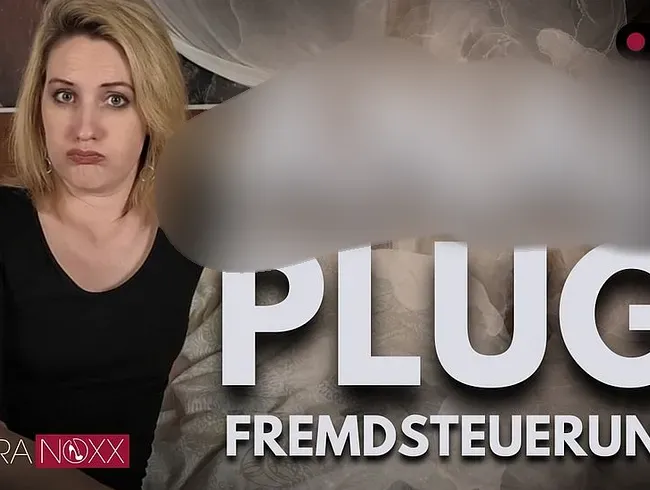 Frecher Nachbar steuert meinen neuen Anal-Plug - NoraNoxx