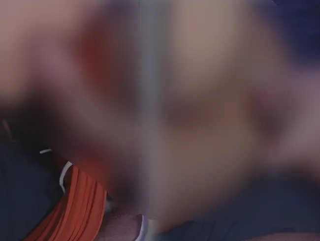 Meine Stiefmutter wartete im Bett auf mich, damit ich sie ficken und in ihren Arsch spritzen konnte