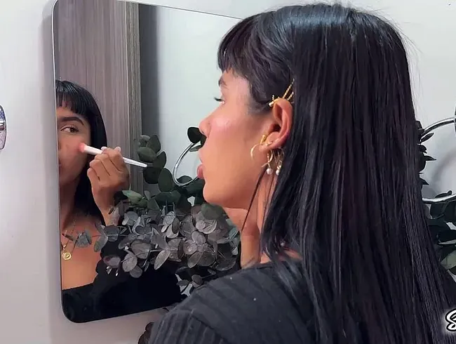 Sayafit verführt ihren freund mit einem buttplug in ihrem dicken arsch und viel heißes squirting