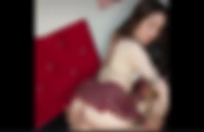 Tolles Saugen und Sitzen auf dem Schwanz