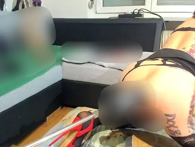 MEGA XXL PLUG UND XXL DILDO hardcore ANALSEX IN SEXY OUTFIT UND HEELS