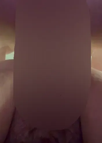 Mollige Amateurin Tessa wird erst in den Arsch und dann in die Muschi gefickt