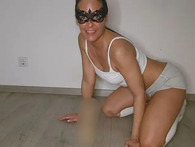 POSTBOTE bringt was GROßES ! Mein neuer BWC-Dildo – Testphase? Ja, aber richtig tief bitte!!