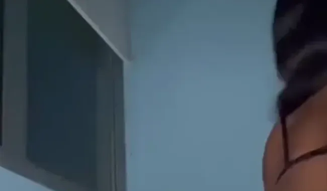 Seht her, wie ich es genieße, mir mit meinem neuen Spielzeug in den Arsch zu ficken. - VictoriaXecret Anal Video
